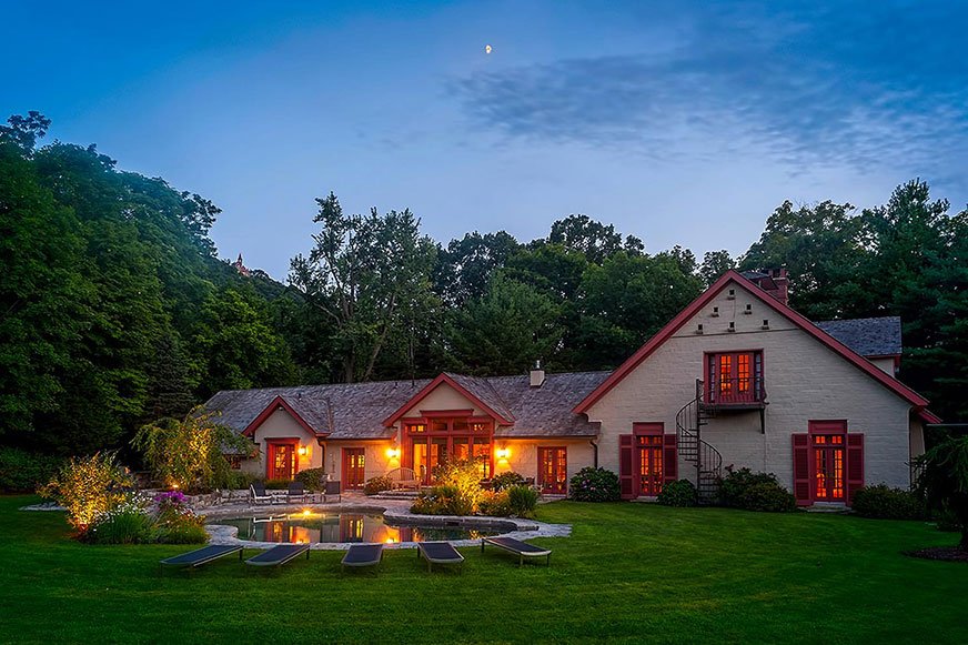 Hudson-Design-Upstate-Regency-Revival