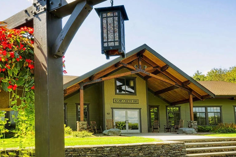 hudson-design- bear-creek dining-hall