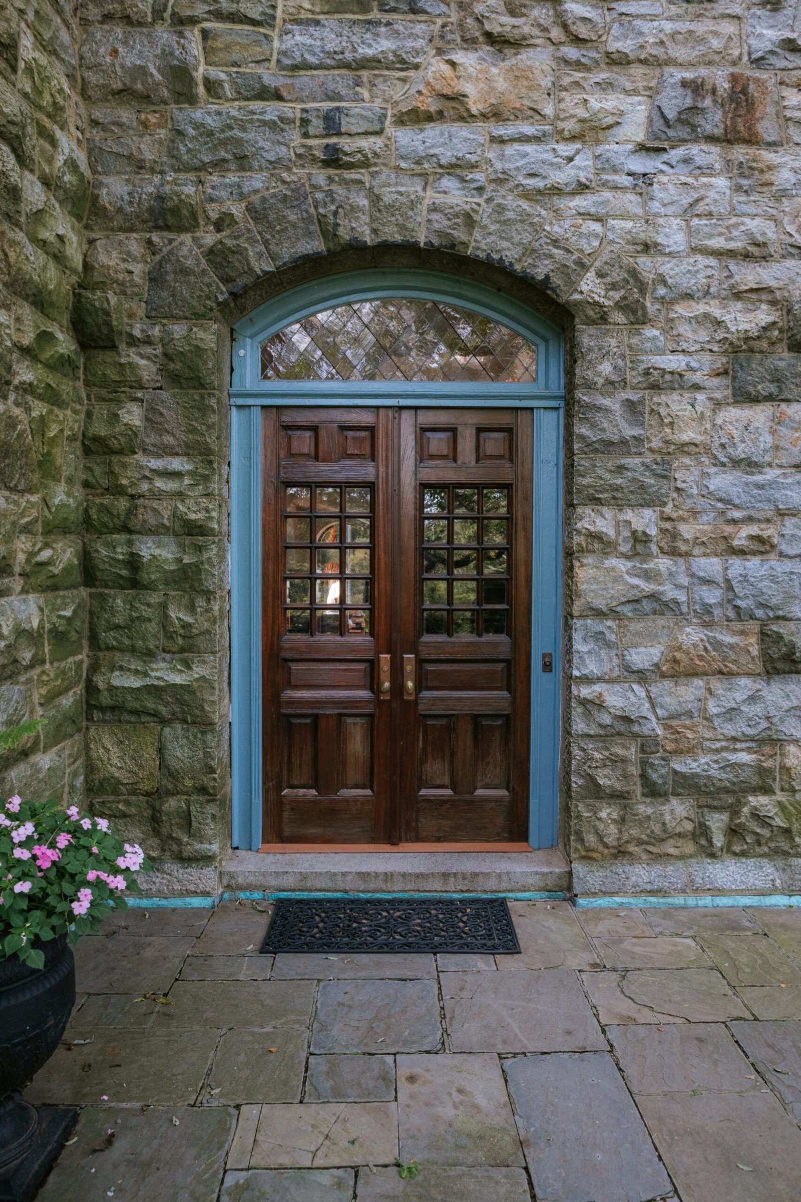 Hudson-Design-Castle-Rock-01