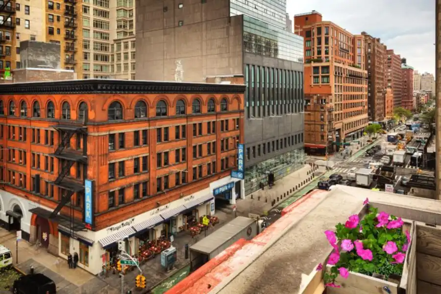 Hudson-Design-Page-05